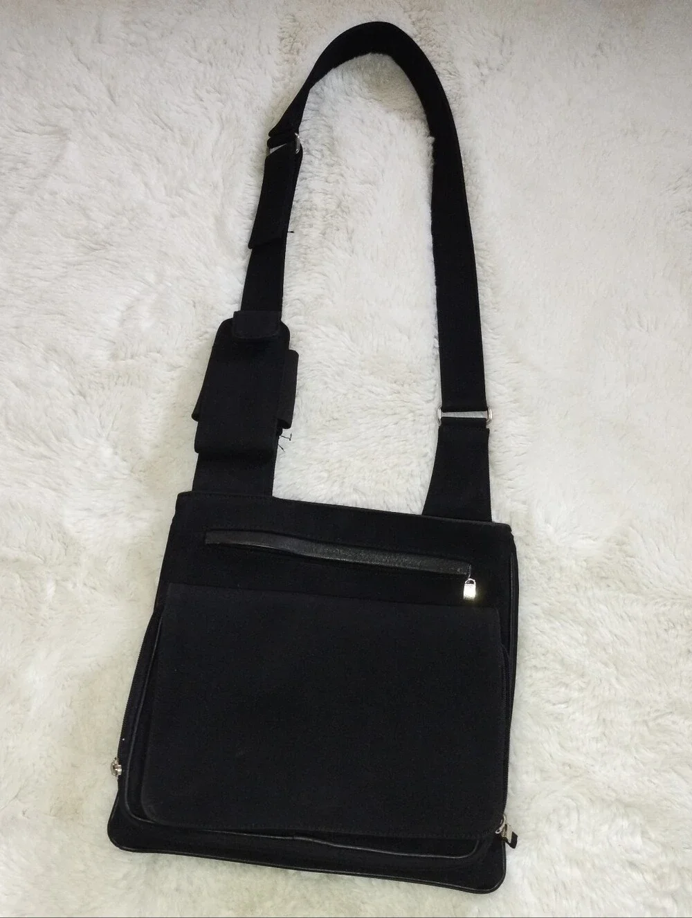 The Limited Black Men’s Messenger Crossbody Bag